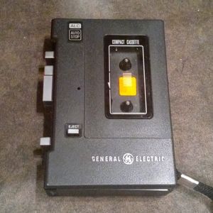 VTG 1979-80's GE MODEL 3-5308A BATTERY OPERATED RECORDER